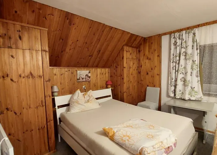 Privatzimmer تريبن